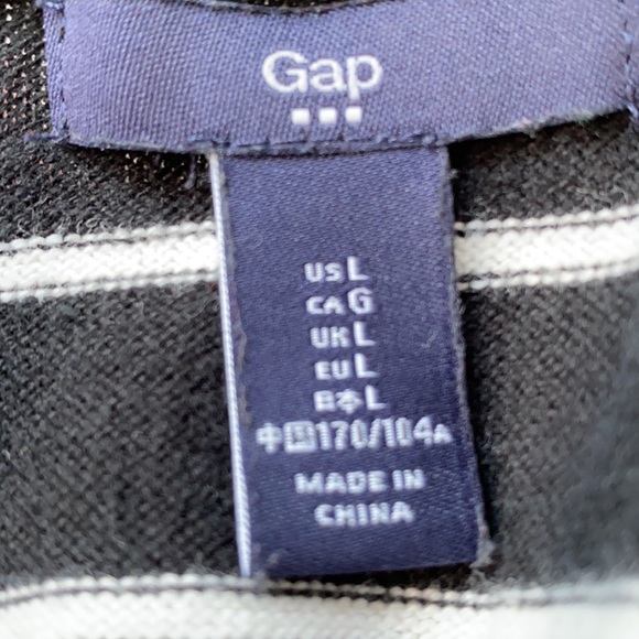 GAP Blk/White Striped V neck Sweater - Picture 4 of 4